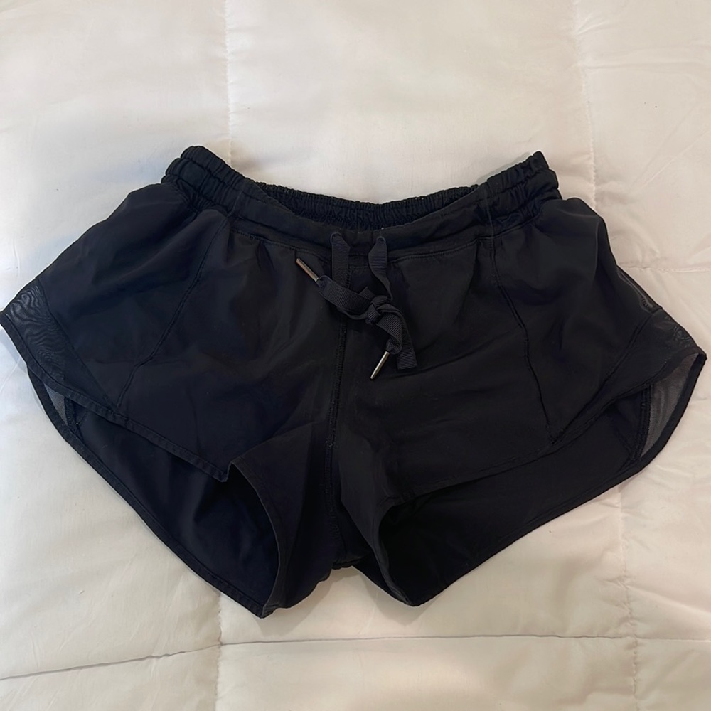 Lululemon Hotty Hot Shorts 2.5” Length in Black Older Style
